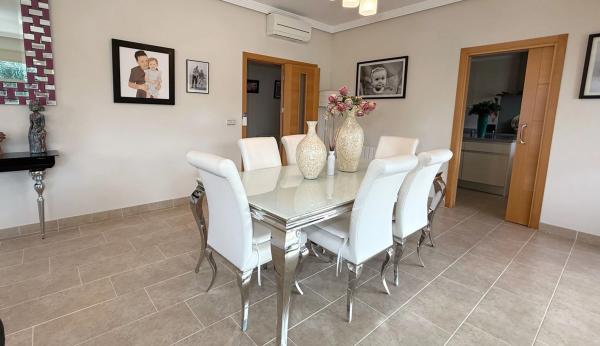 Casa independiente en Urbanización La Vallesa