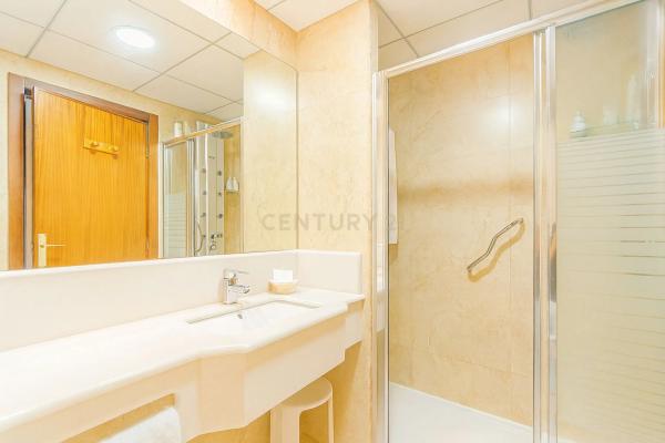 Piso en Urbanización Caleta, 28 a