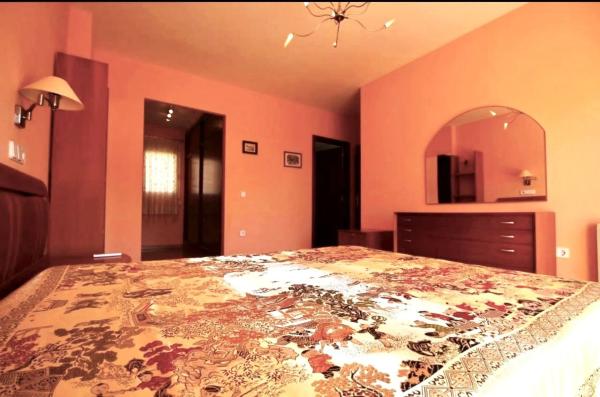 Casa independiente en avenida la Manzanera