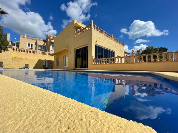 Casa independiente en avenida la Manzanera
