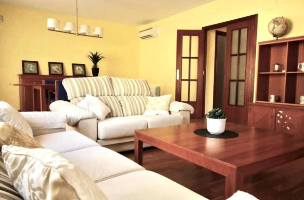 Casa independiente en avenida la Manzanera