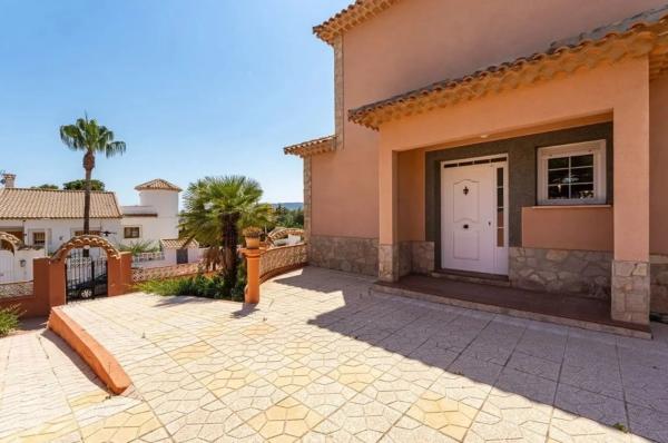 Casa independiente en Partida Los Pinos