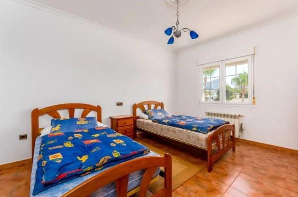 Casa independiente en Partida Los Pinos