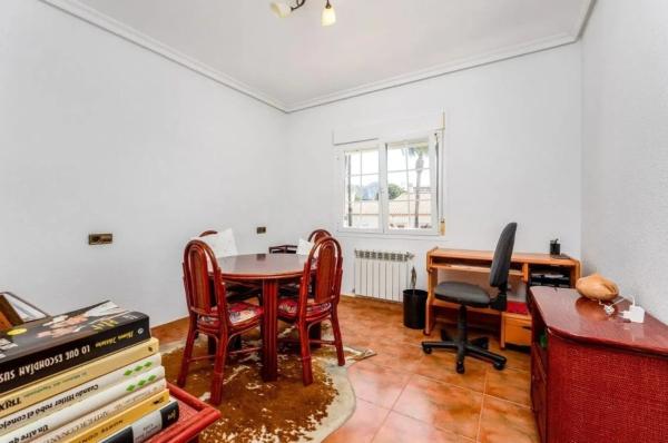 Casa independiente en Partida Los Pinos