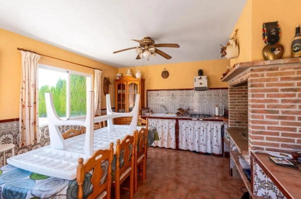 Casa independiente en Partida Los Pinos