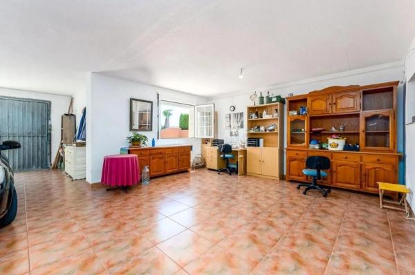 Casa independiente en Partida Los Pinos