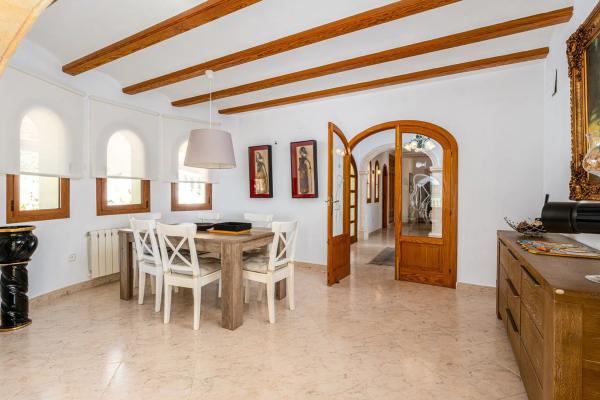 Casa independiente en Partida la Empedrola