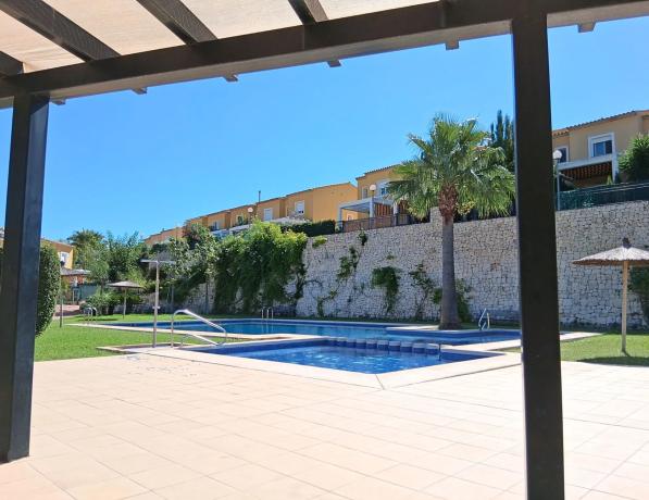 Chalet adosado en Urbanización Cometa III