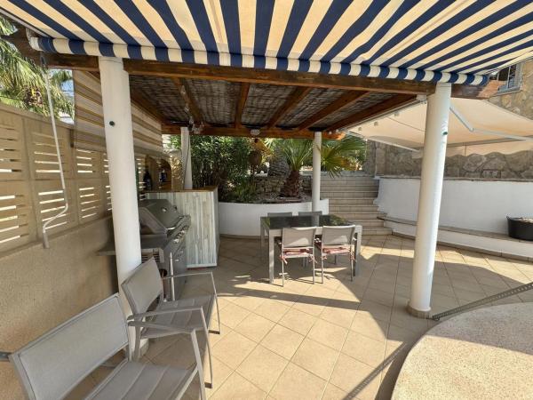 Casa independiente en Urbanización Canuta de Ifach