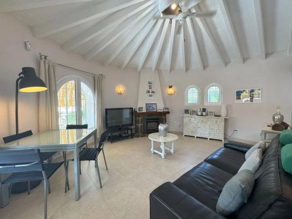 Casa independiente en Urbanización Canuta de Ifach