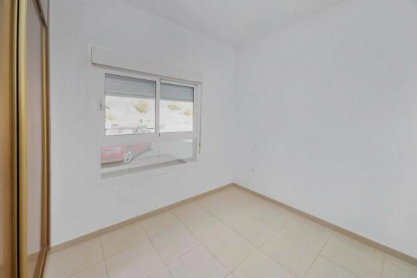 Chalet pareado en Urbanización Caleta