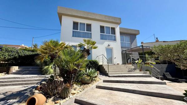 Casa independiente en Partida Carrió Park