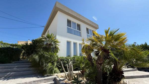 Casa independiente en Partida Carrió Park