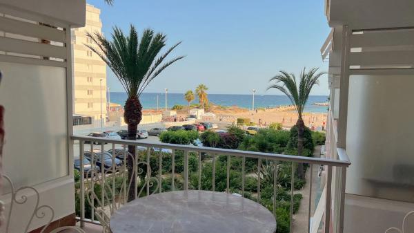 Piso en paseo Maritimo Playa del Bol, 28 -26