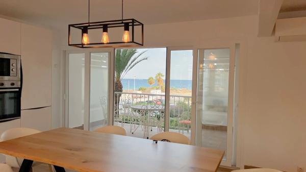 Piso en paseo Maritimo Playa del Bol, 28 -26