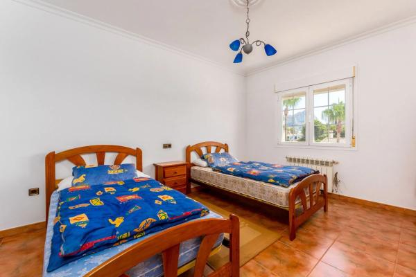 Chalet en Partida Los Pinos