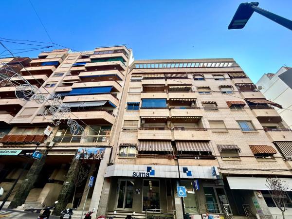 Piso en avenida de Ifach, 9