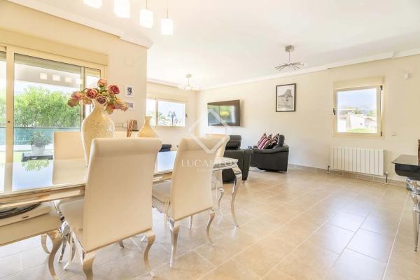 Casa independiente en Urbanización La Vallesa s/n