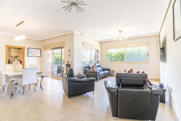 Casa independiente en Urbanización La Vallesa s/n