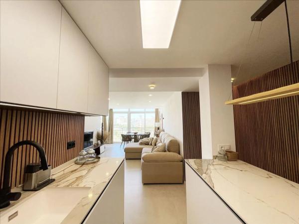 Piso en avenida Juan Carlos I