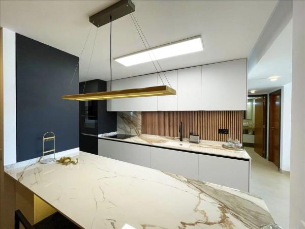 Piso en avenida Juan Carlos I