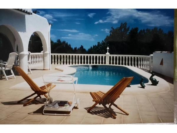 Casa independiente en urbanizacion la canuta