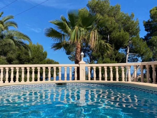 Casa independiente en urbanizacion la canuta