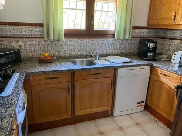 Casa independiente en urbanizacion la canuta