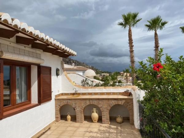 Casa independiente en urbanizacion la canuta