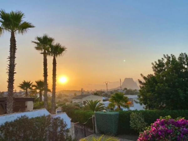 Casa independiente en urbanizacion la canuta