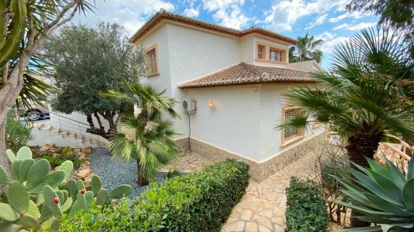 Casa independiente en Partida Colina del Sol, 24 a