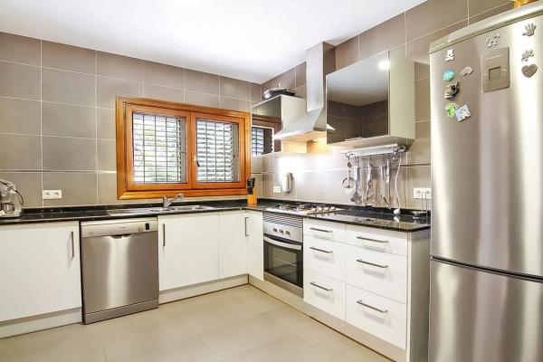 Casa independiente en Partida Colina del Sol, 24 a