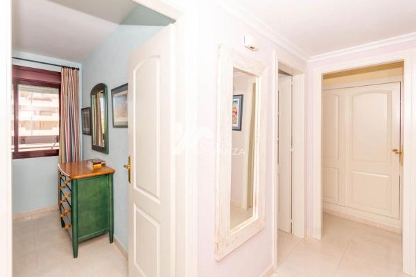 Piso en avenida Juan Carlos I