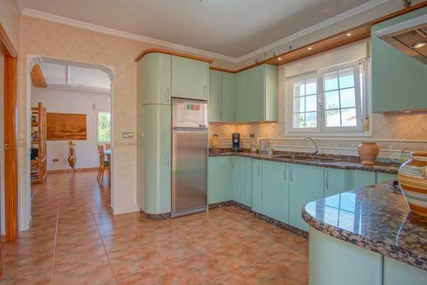 Casa independiente en Partida Los Pinos