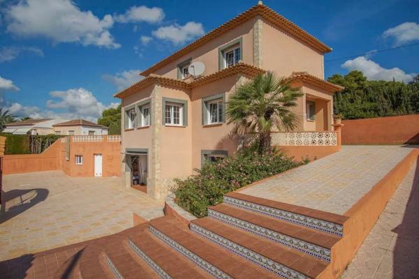 Casa independiente en Partida Los Pinos