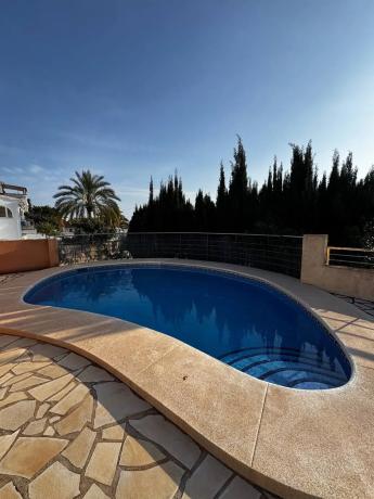 Casa independiente en Partida Carrió Park