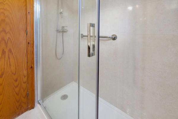 Casa independiente en avenida Santiago Bernabéu