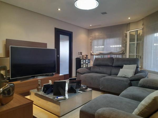 Chalet adosado en calle Tarragona, 2