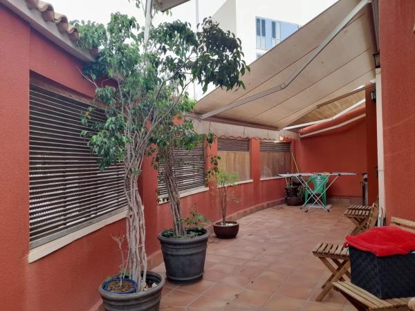 Chalet adosado en calle Tarragona, 2