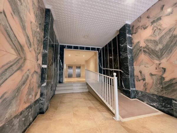 Piso en ronda Av, 43