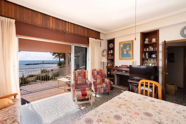 Piso en avenida Armada Española n 10