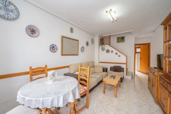 Chalet adosado en avenida Albacete