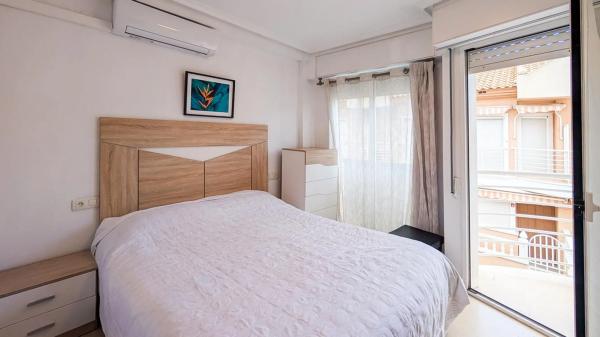 Casa independiente en calle Elda