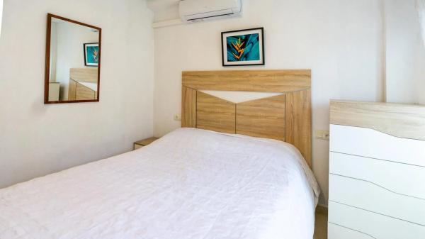 Casa independiente en calle Elda