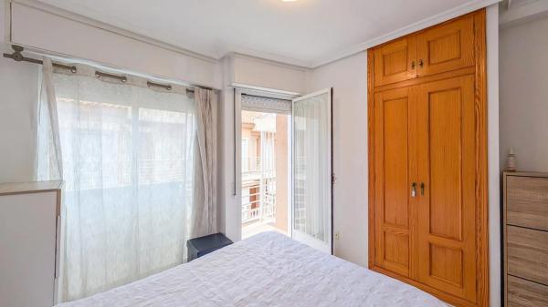 Casa independiente en calle Elda