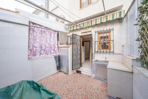 Chalet adosado en avenida Albacete