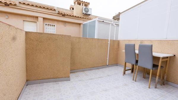 Casa independiente en calle Elda