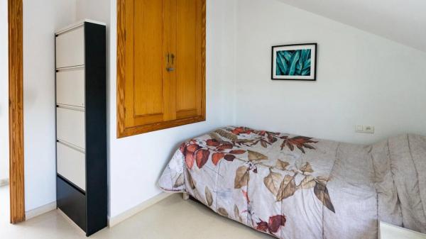 Casa independiente en calle Elda