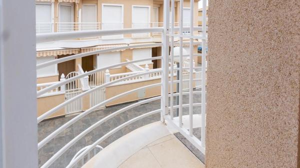 Casa independiente en calle Elda