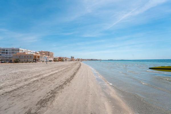 Chalet adosado en calle Ávila, 28